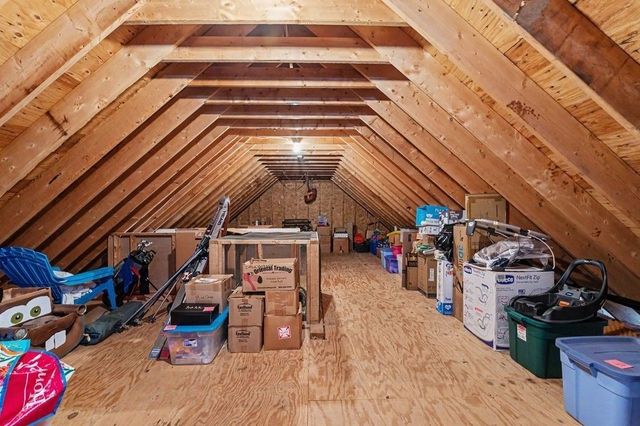 33 Colleen Drive, Salem, NH 03079