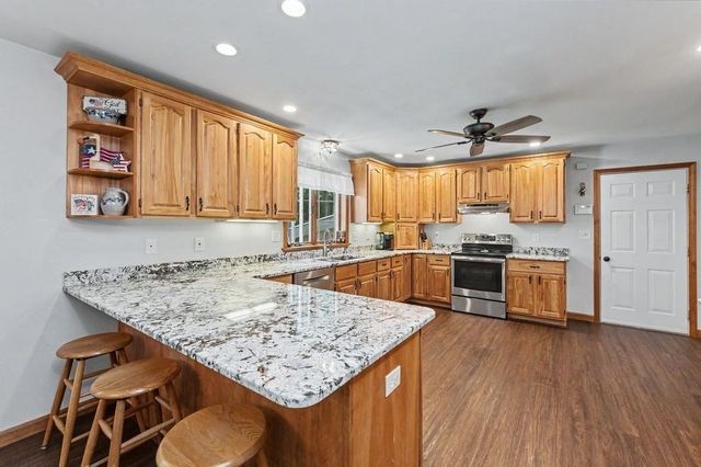33 Colleen Drive, Salem, NH 03079