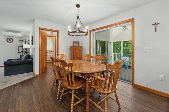 33 Colleen Drive, Salem, NH 03079