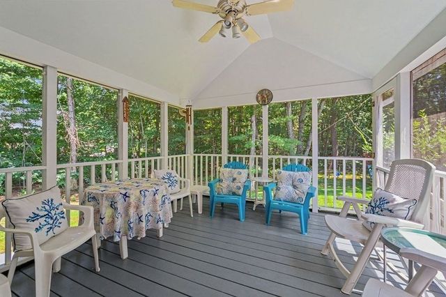 33 Colleen Drive, Salem, NH 03079
