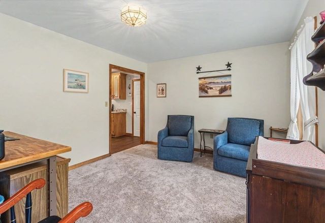 33 Colleen Drive, Salem, NH 03079