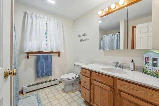 33 Colleen Drive, Salem, NH 03079