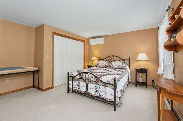 33 Colleen Drive, Salem, NH 03079