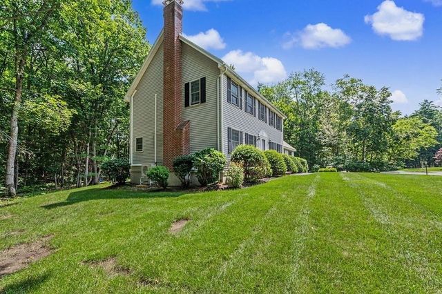 33 Colleen Drive, Salem, NH 03079