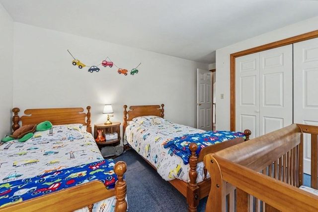 33 Colleen Drive, Salem, NH 03079