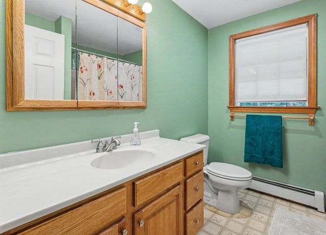 33 Colleen Drive, Salem, NH 03079