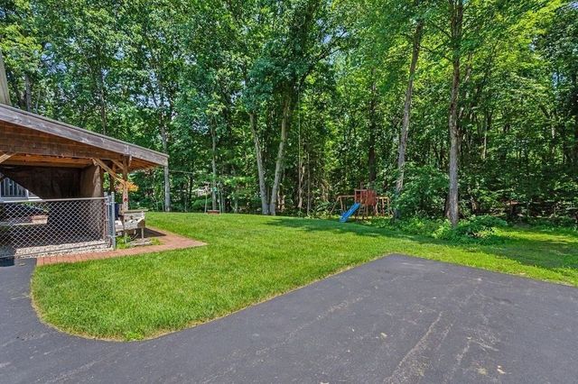 33 Colleen Drive, Salem, NH 03079