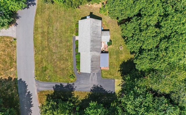33 Colleen Drive, Salem, NH 03079