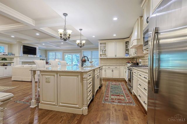 9808 Orchard Trail, Montgomery, OH 45242