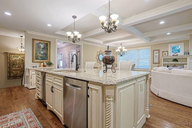 9808 Orchard Trail, Montgomery, OH 45242