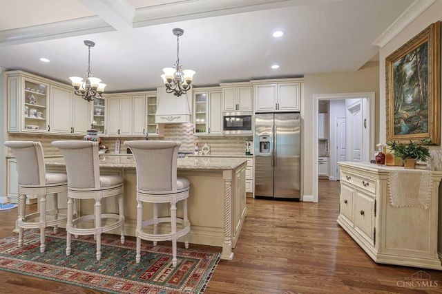 9808 Orchard Trail, Montgomery, OH 45242