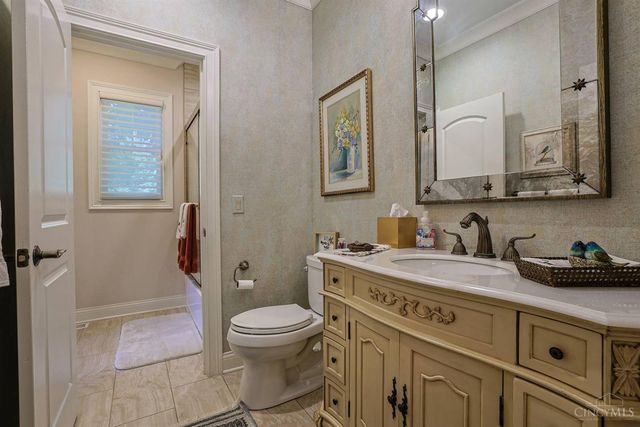 9808 Orchard Trail, Montgomery, OH 45242