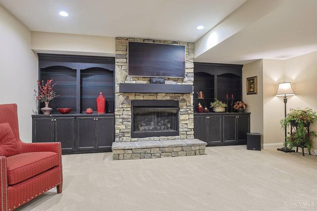 9808 Orchard Trail, Montgomery, OH 45242