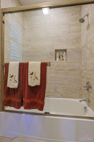 9808 Orchard Trail, Montgomery, OH 45242