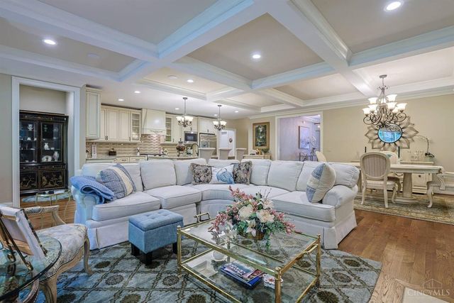 9808 Orchard Trail, Montgomery, OH 45242