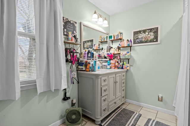 58 Florence St, Mc Ewen, TN 37101