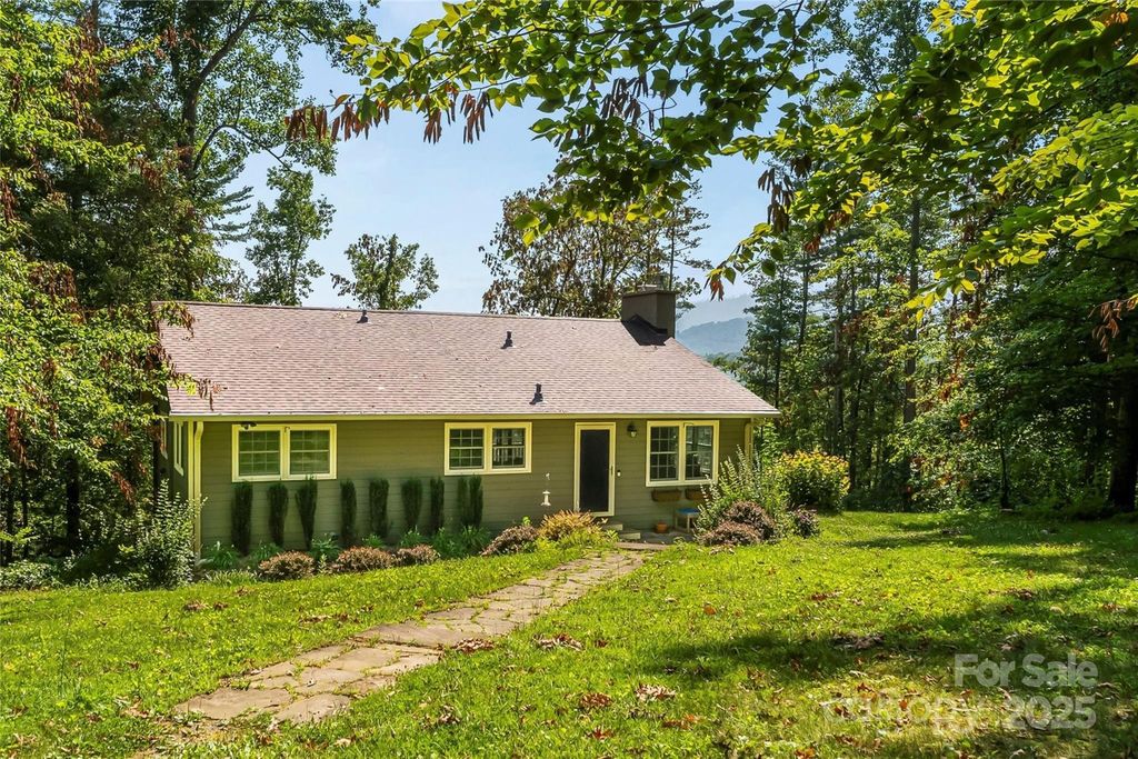 4 Northview Lane, Weaverville, NC 28787