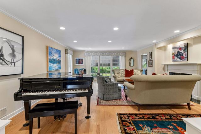 480 Highcroft Road, Wayzata, MN 55391