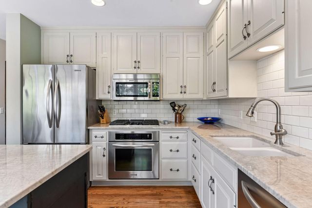 480 Highcroft Road, Wayzata, MN 55391