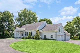 480 Highcroft Road, Wayzata, MN 55391