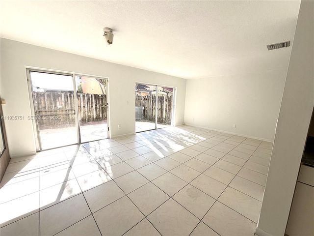 13922 SW 102nd Ln, Miami, FL 33186