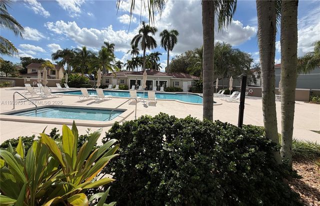 13922 SW 102nd Ln, Miami, FL 33186