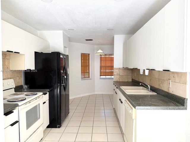 13922 SW 102nd Ln, Miami, FL 33186