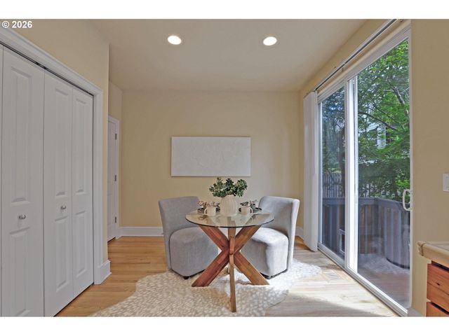 4574 Nw DRESDEN Pl, Portland, OR 97229