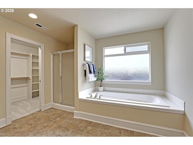 4574 Nw DRESDEN Pl, Portland, OR 97229