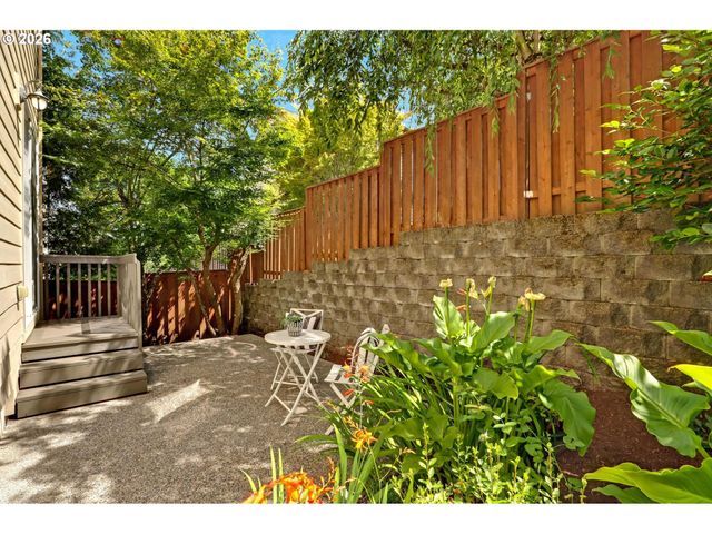 4574 Nw DRESDEN Pl, Portland, OR 97229