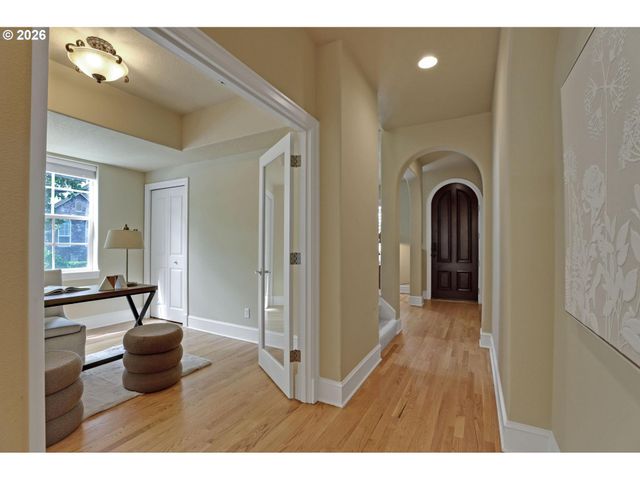 4574 Nw DRESDEN Pl, Portland, OR 97229