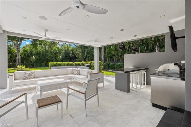 13792 Pine Villa LN, Fort Myers, FL 33912