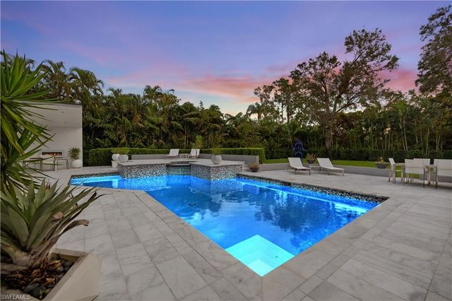 13792 Pine Villa LN, Fort Myers, FL 33912