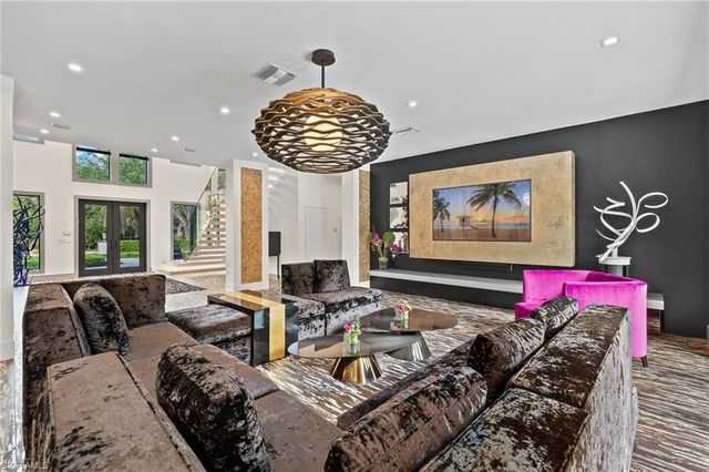 13792 Pine Villa LN, Fort Myers, FL 33912