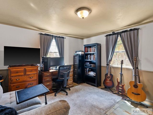 384 Skyline Drive, Pocatello, ID 83204