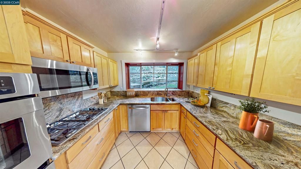 5716 Merriewood Dr., Oakland, CA 94611