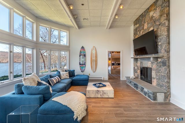 59 Sail Harbour Drive, New Fairfield, CT 06812