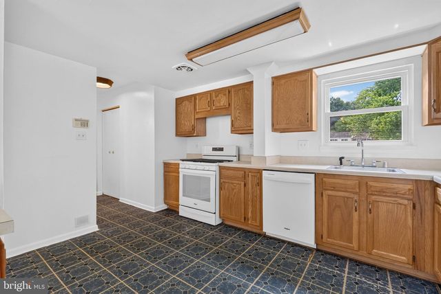 7203 LONGBRANCH DR, New Carrollton, MD 20784