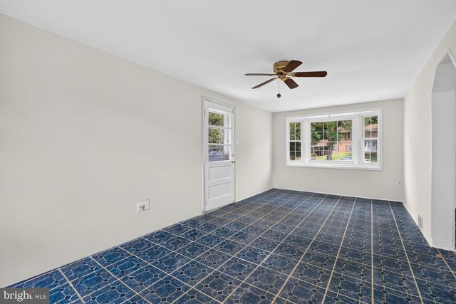 7203 LONGBRANCH DR, New Carrollton, MD 20784