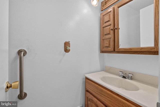 7203 LONGBRANCH DR, New Carrollton, MD 20784