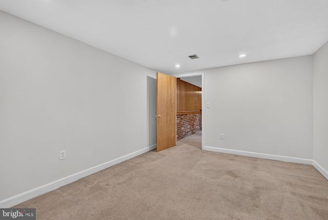 7203 LONGBRANCH DR, New Carrollton, MD 20784