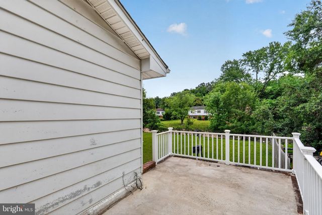 7203 LONGBRANCH DR, New Carrollton, MD 20784