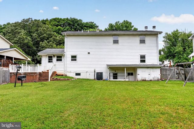 7203 LONGBRANCH DR, New Carrollton, MD 20784