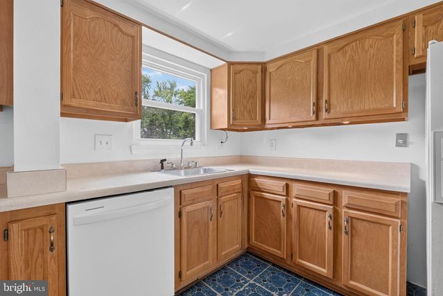 7203 LONGBRANCH DR, New Carrollton, MD 20784