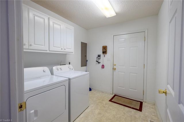 1268 Quaker Lake Trail, Burlington, NC 27217