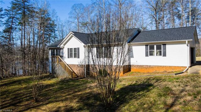 1268 Quaker Lake Trail, Burlington, NC 27217