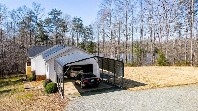 1268 Quaker Lake Trail, Burlington, NC 27217