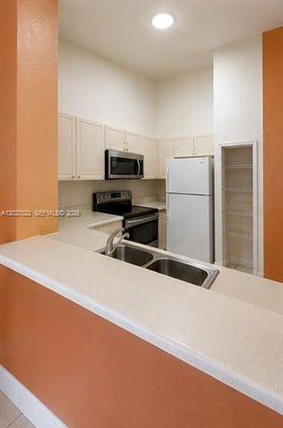 2811 SE 17th Ave 206, Homestead, FL 33035