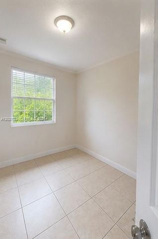 2811 SE 17th Ave 206, Homestead, FL 33035