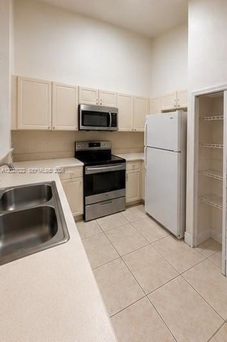 2811 SE 17th Ave 206, Homestead, FL 33035
